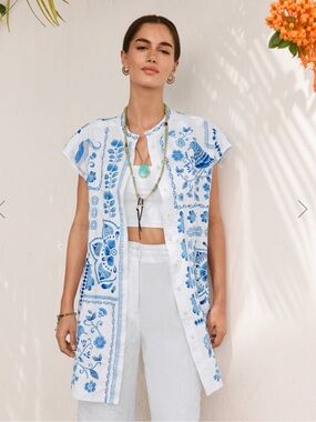 Johnny Was Sleeveless Dolman Tunic in White Linen w/Blue Embroidery.